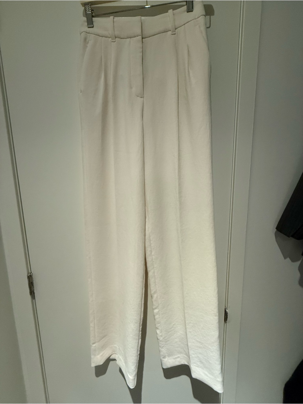 Aritzia Wilfred Effortless Light Birtch Pants in Size 2 Tall